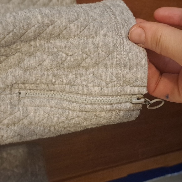 T by Talbots womens gray longsleeve sparkle sweat shirt. Size medium. - Picture 3 of 6